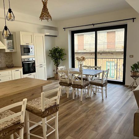 Al Vicolo Stretto Apartment Brancaleone Marina Exterior photo