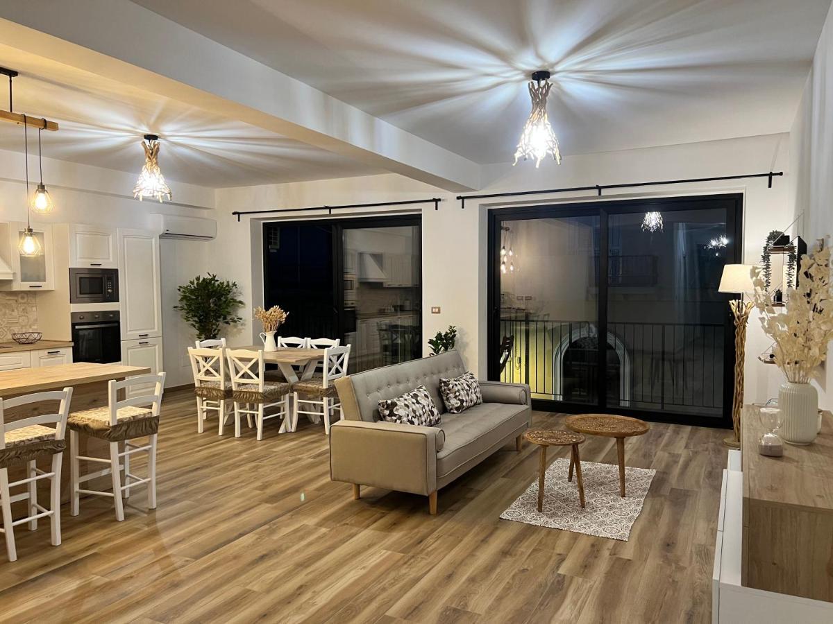 Al Vicolo Stretto Apartment Brancaleone Marina Exterior photo