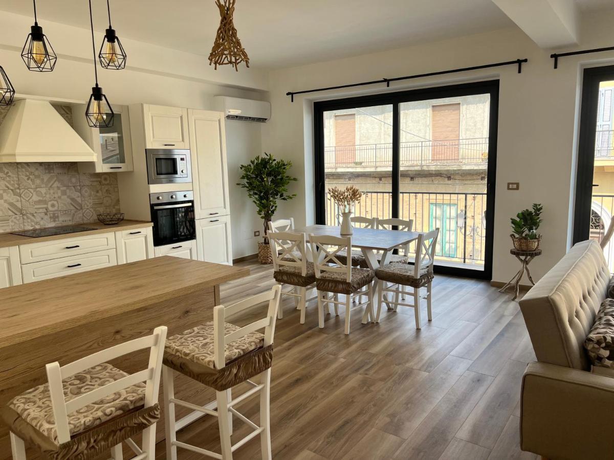 Al Vicolo Stretto Apartment Brancaleone Marina Exterior photo